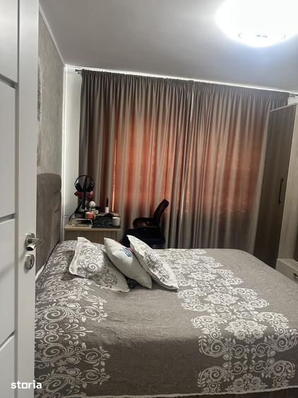 Apartament cu 3 camere semidecomandat în Central