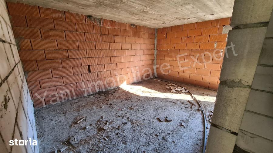 Casă cu Teren 795 Mp în Corbeni