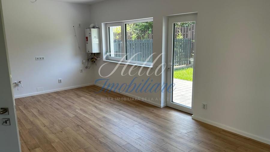 Duplex cu 4 camere cu Canalizare în Florești