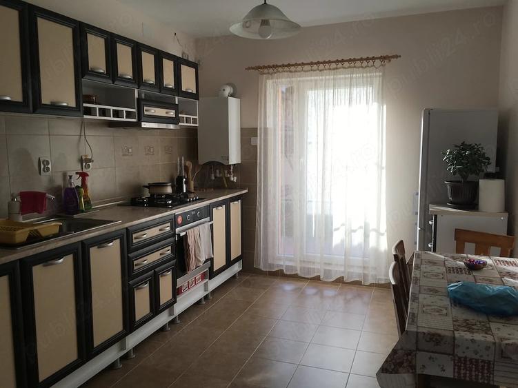 Casă cu 2 camere cu Teren 1640 Mp în Central