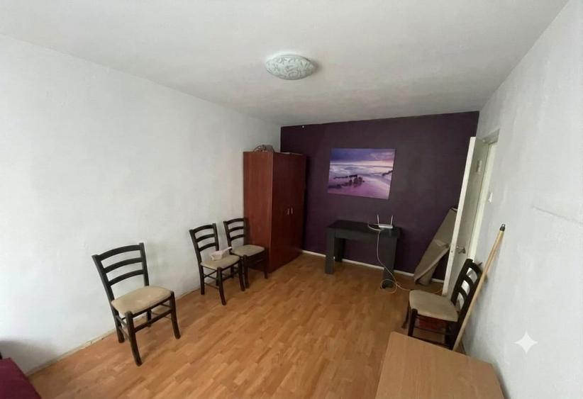 Garsonieră în Titan