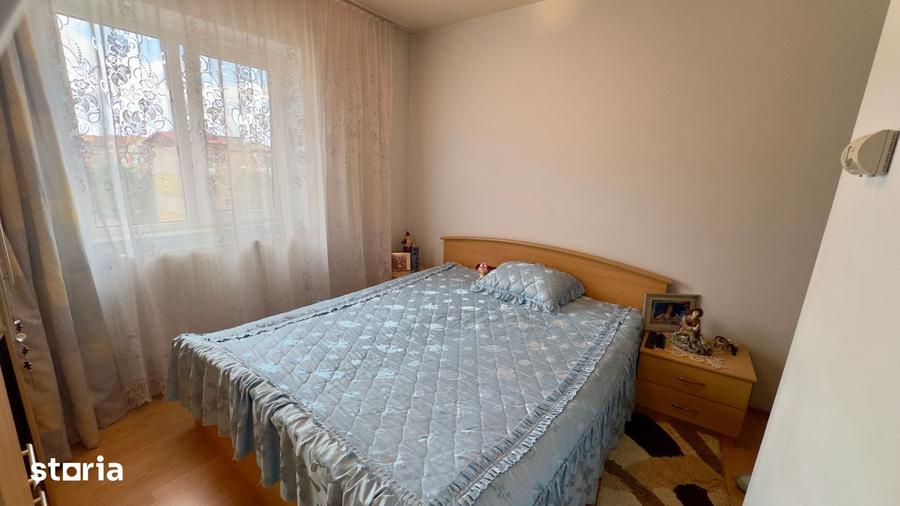 Apartament cu 3 camere decomandat în Cetate