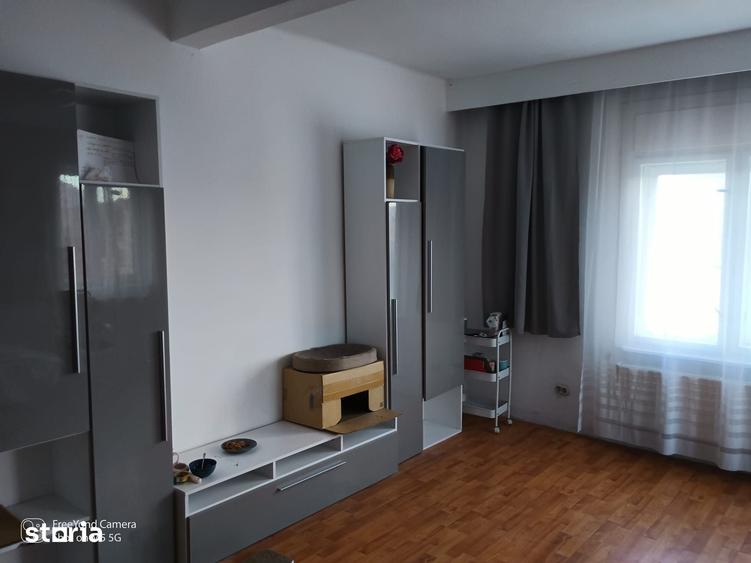 Casă cu 3 camere cu Teren 497 Mp în Central