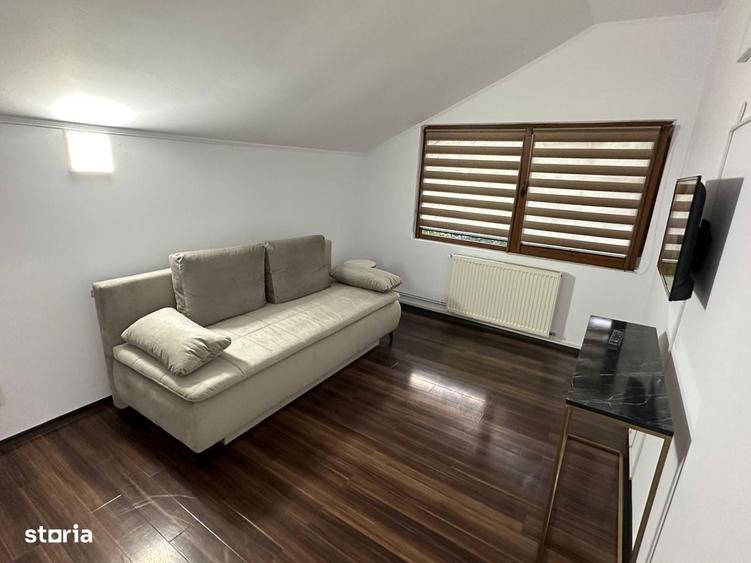 Casă cu 4 camere decomandat în Central