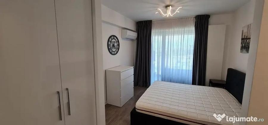 Apartament cu 3 camere decomandat în Aviației