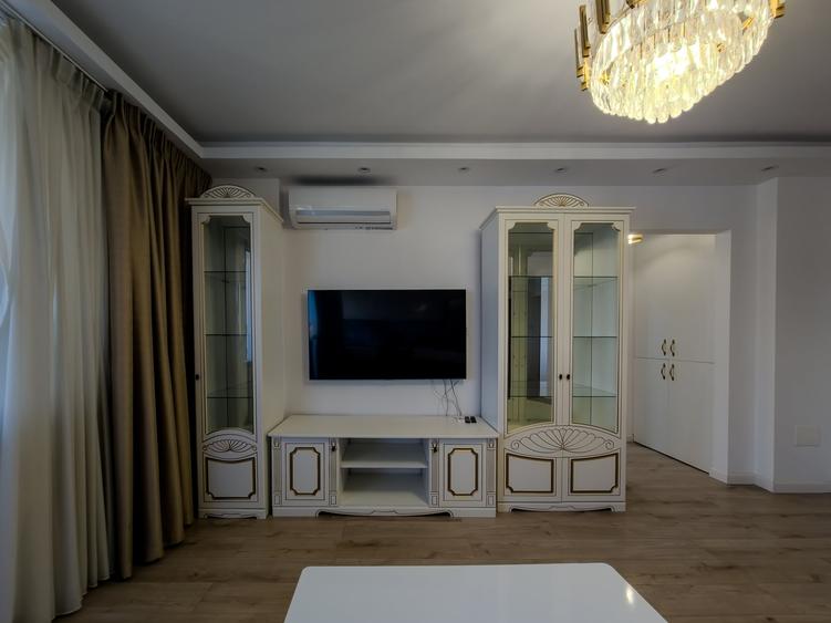 Apartament cu 2 camere semidecomandat, mobilat în P-ța Unirii