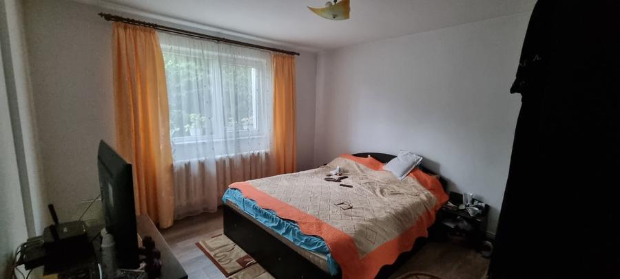 Casă individuală cu 5 camere cu Teren 500 Mp în Exterior Est