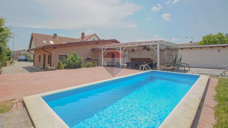 Casă individuală cu 3 camere cu Piscina în Bod