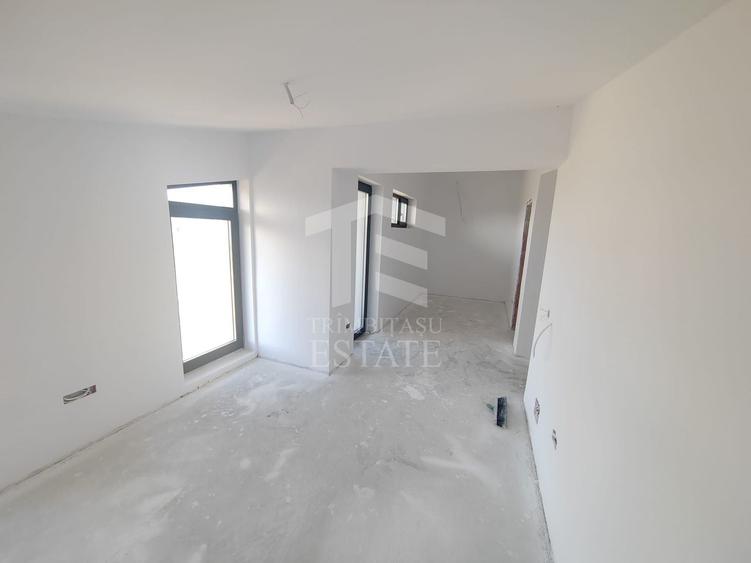 Casă individuală cu 5 camere cu Piscina în Est