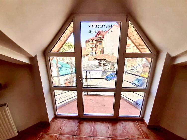 Casă cu 7 camere cu Canalizare în Bucur Obor