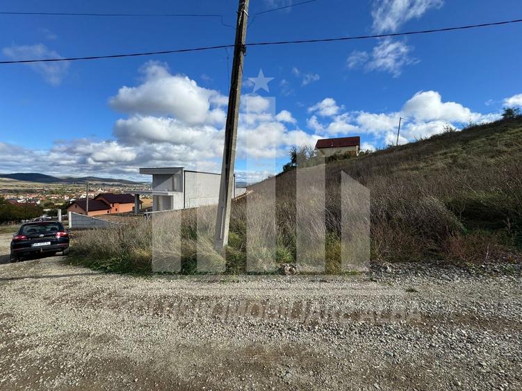 Teren Construcții intravilan de 2100 mp, în Micești