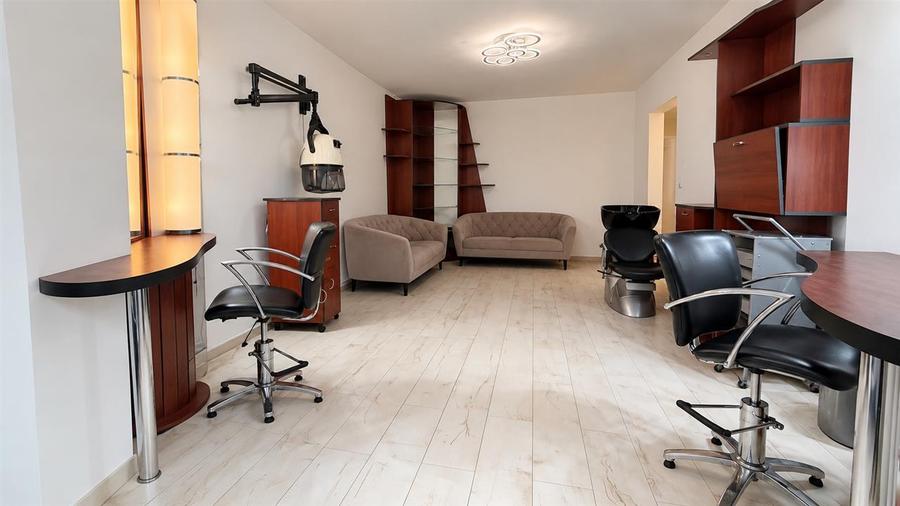 Apartament cu 3 camere decomandat în Răcădău