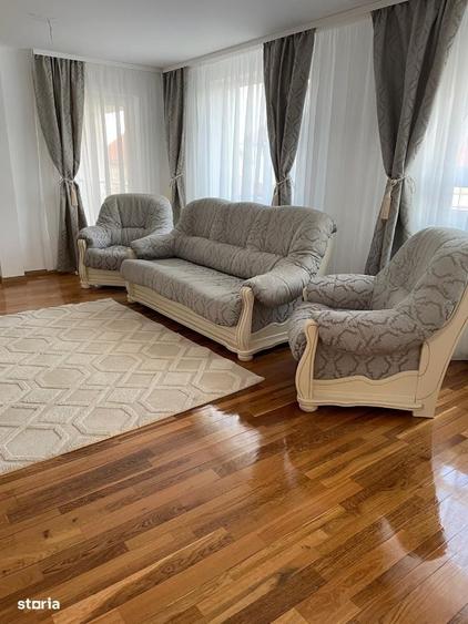 Casă cu 4 camere în Câmpului