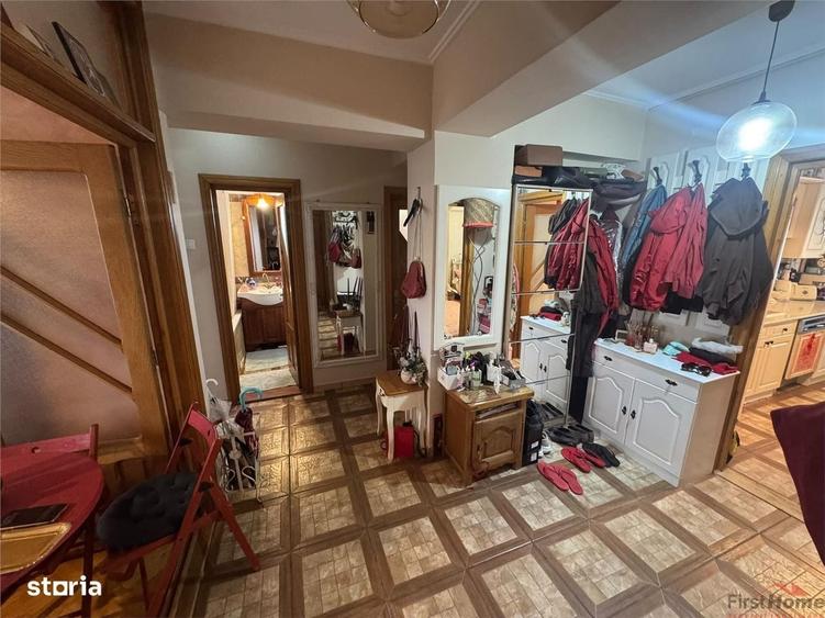 Apartament cu 4 camere decomandat în Ultracentral