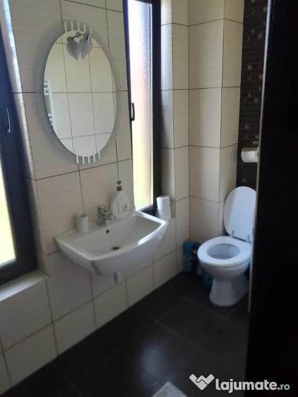 Casă cu 4 camere cu Teren 450 Mp în Central