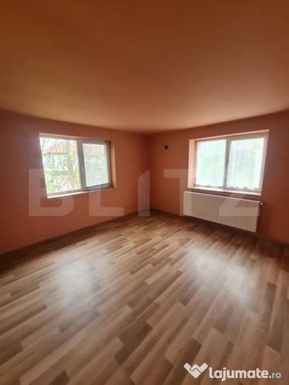 Casă cu 3 camere cu Teren 5520 Mp în Sânpaul