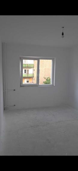 Apartament cu 3 camere decomandat în Decebal