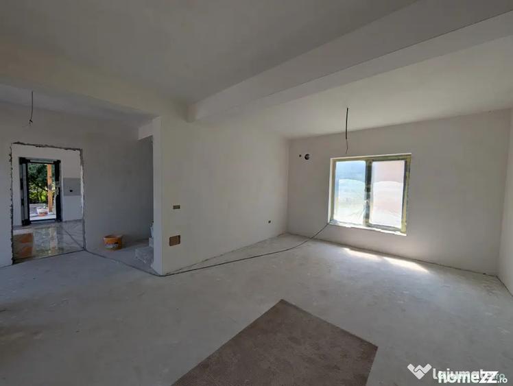 Casă cu 4 camere cu Teren 500 Mp în Măgura