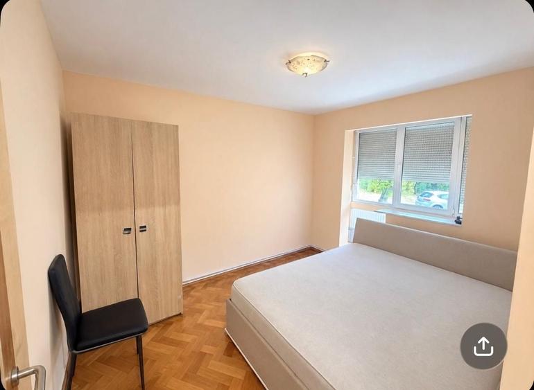 Apartament cu 4 camere semidecomandat, mobilat în Dacia