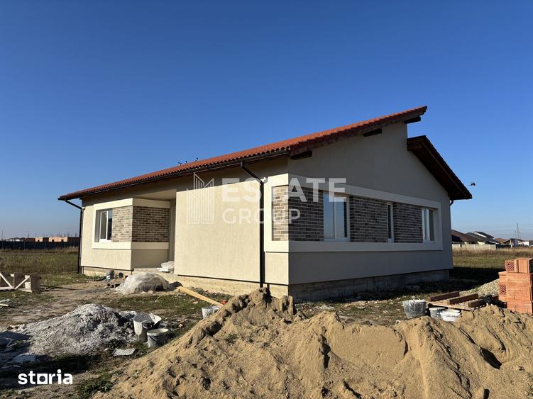 Casa individuala cu 4 camere in Mosnita Noua zona Castel comision 0% - 12