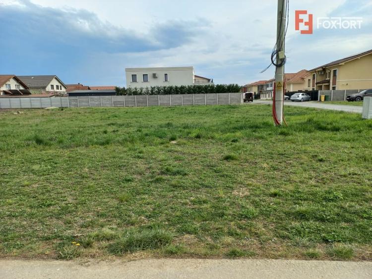 Teren Construcții intravilan de 698 mp, în Ghiroda