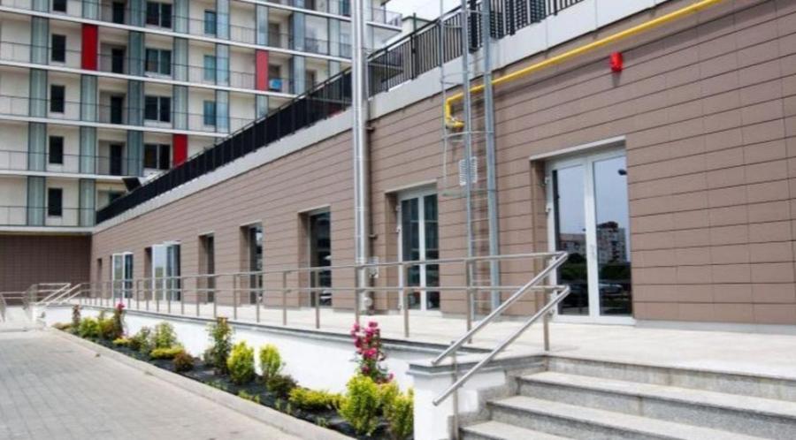Apartament cu 3 camere decomandat, mobilat în Splaiul Unirii
