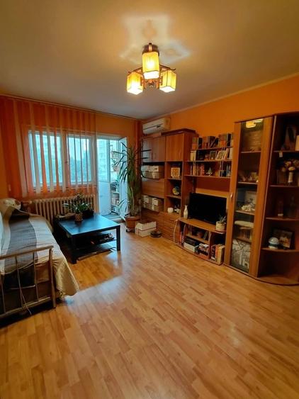 Apartament cu 2 camere semidecomandat în Obor