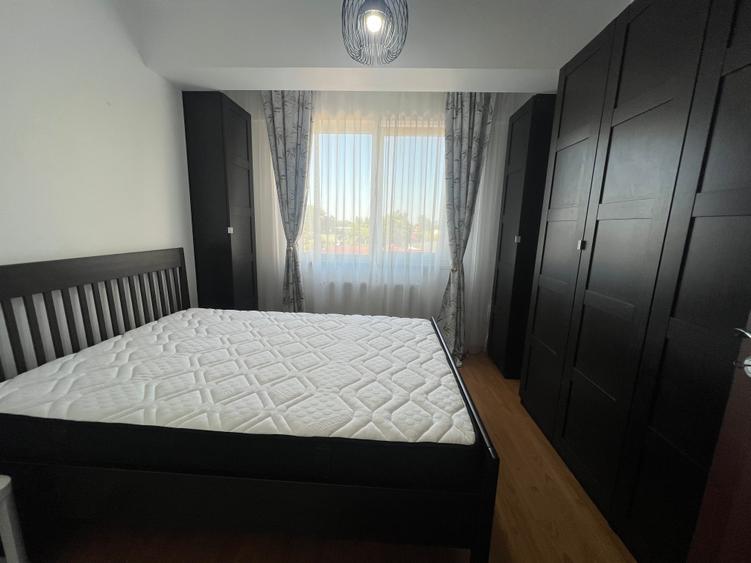 Apartament cu 3 camere semidecomandat în Giurgiului