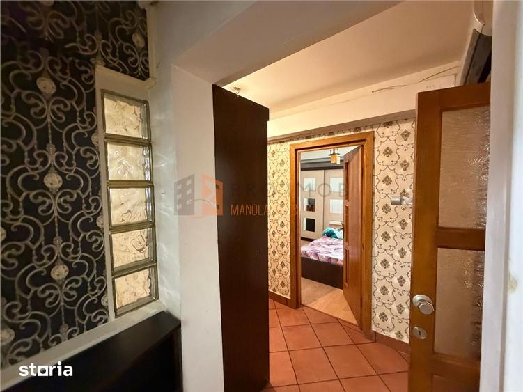 Apartament cu 3 camere decomandat, mobilat în Micro 3