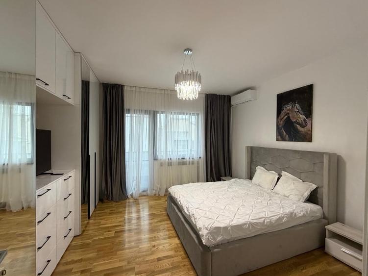 Apartament cu 3 camere semidecomandat, mobilat în Universitate