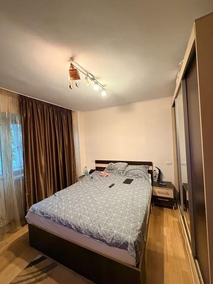 Apartament cu 3 camere decomandat, mobilat în Central