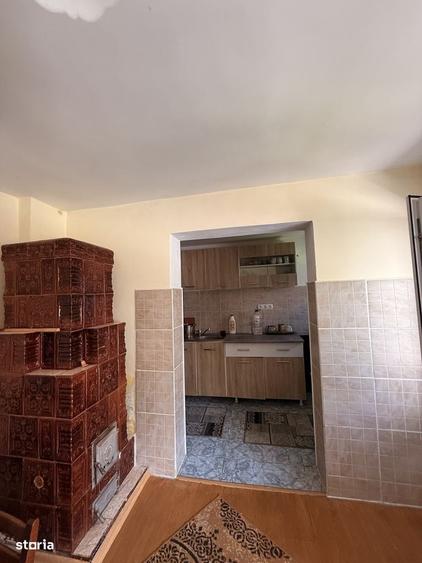 Casă cu 4 camere în Ghirdoveni