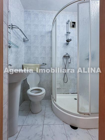 Apartament cu 4 camere decomandat în Decebal