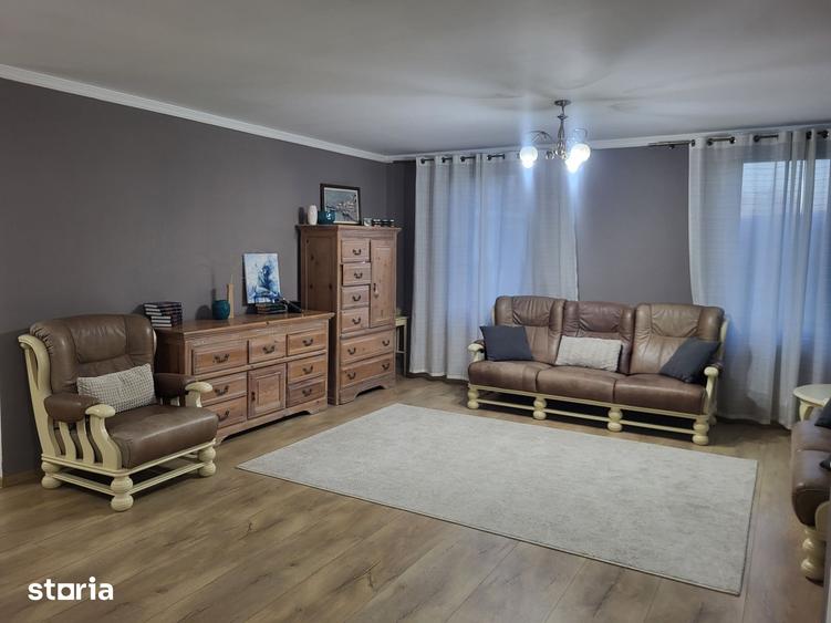 Casă cu 5 camere cu Teren 568 Mp în Gării