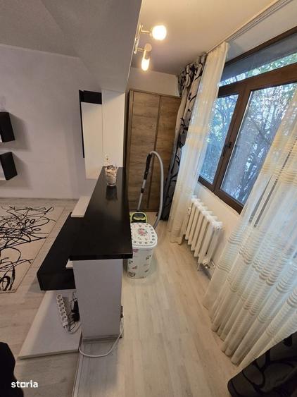 Vanzare Garsoniera 40 mp, et 3, bloc monolit 1988, 10 min M Lujerului - 9