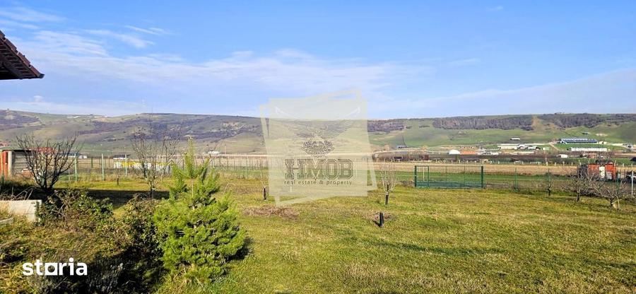 Casă cu 2 camere cu Teren 2200 Mp în Central