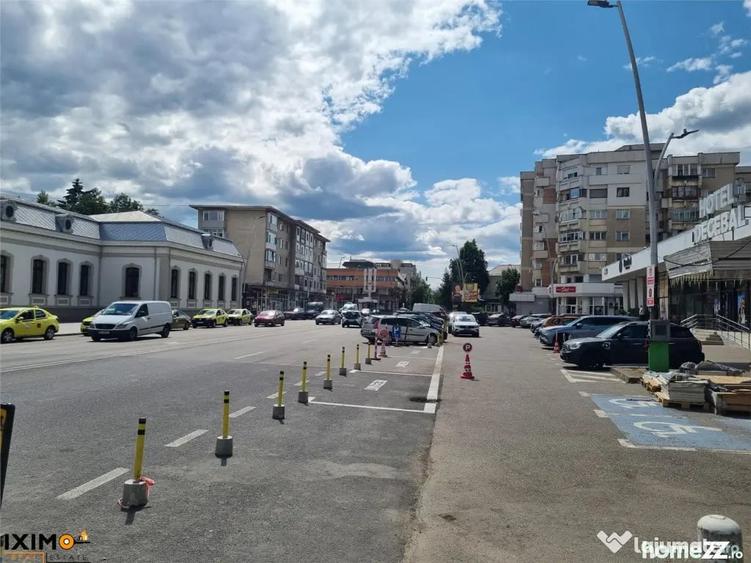 Spațiu comercial, de 300 mp, în Ultracentral