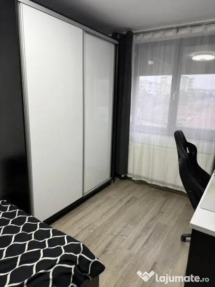 Apartament cu 3 camere decomandat în Valea Rosie