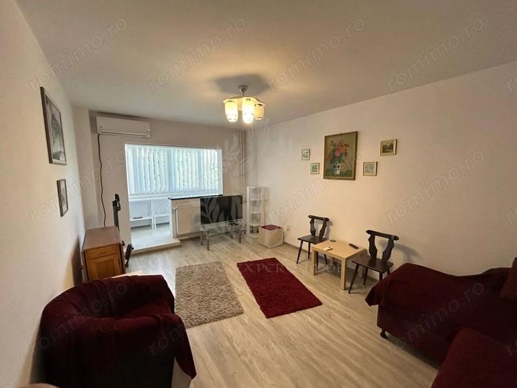Apartament cu 4 camere decomandat în Malu Roșu