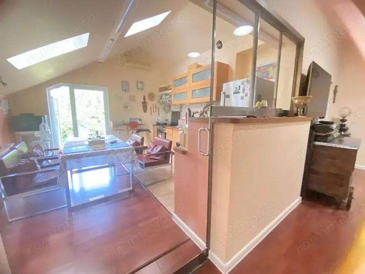 Apartament cu 3 camere semidecomandat în Cetății