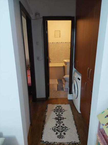 Apartament cu 2 camere decomandat în Rovine
