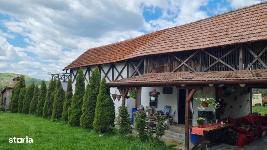 Casă cu 4 camere în Albești