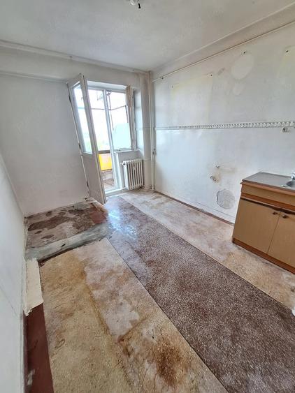 Apartament cu 3 camere decomandat în Dunărea