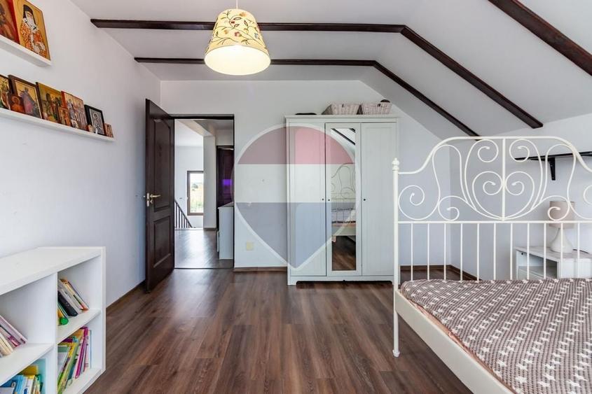 Casă individuală cu 6 camere cu Teren 1600 Mp în Ciorogârla