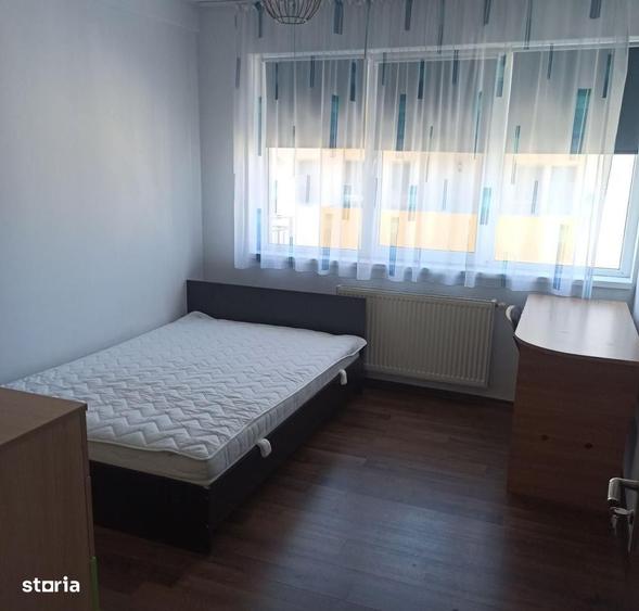 Apartament cu 3 camere semidecomandat, mobilat în Florești