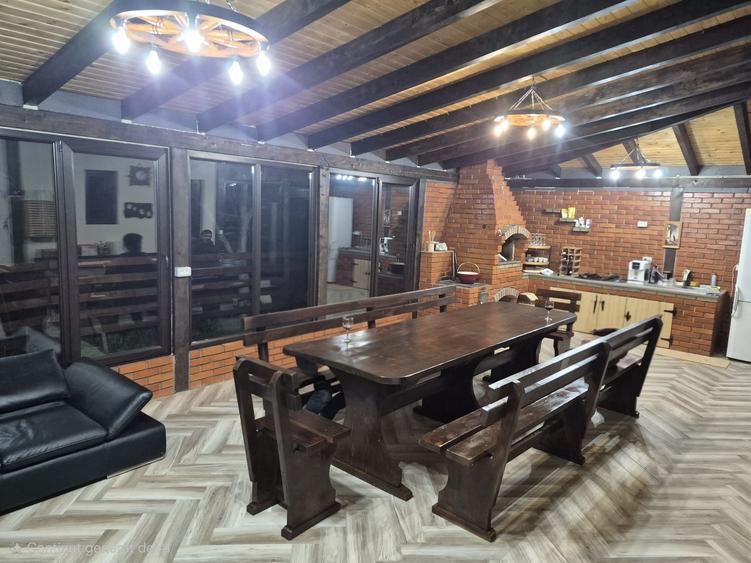 Casă cu 4 camere cu Teren 1500 Mp în Dragoslavele