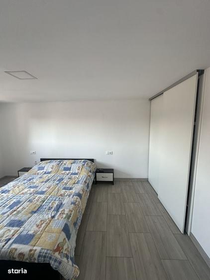 Casă cu 4 camere în Palazu Mare