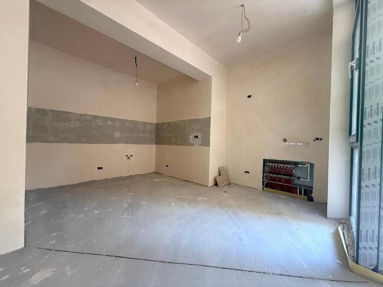 Apartament cu 3 camere decomandat în Obor