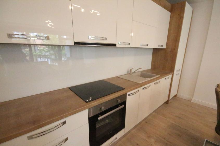 Apartament cu 3 camere decomandat, mobilat în Elisabetin