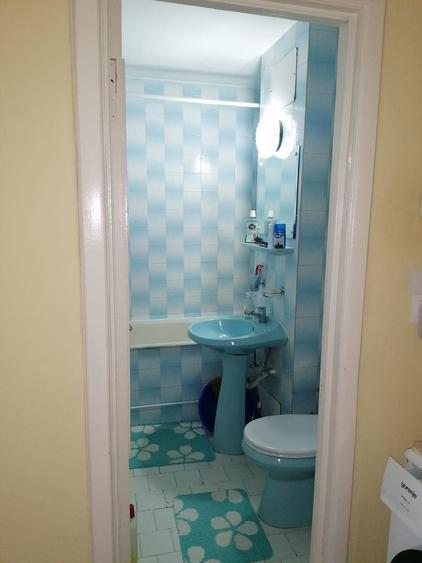 Apartament cu 3 camere decomandat, mobilat în Girocului